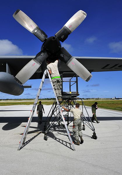 File:Prepping Santa's sleigh, The mission continues when the aircraft returns 141211-F-QQ777-301.jpg