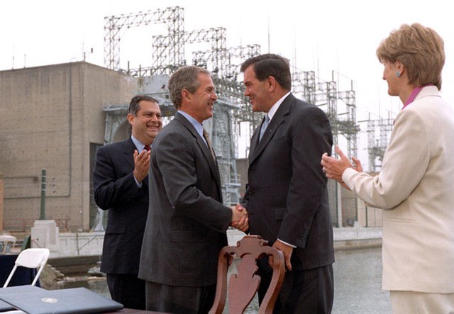 Ridge greeting President George W. Bush in 2001