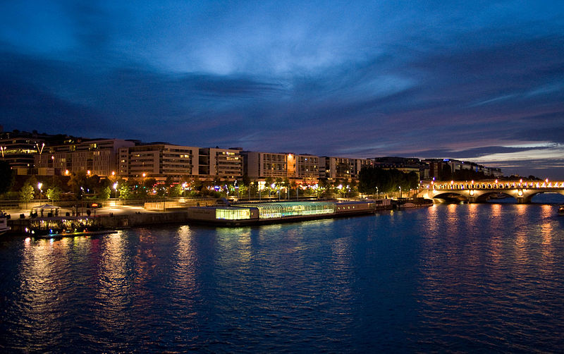 File:Quai de la Gare, Paris 21 August 2009.jpg