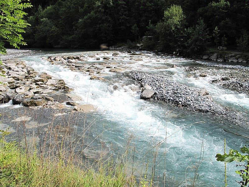 File:Rapids on Giffre river (Samoens).jpg