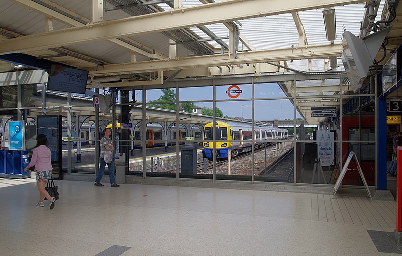 File:Richmond station MMB 09 378221.jpg