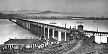 The original Tay Bridge (from the south) the day after the disaster. The collapsed section can be seen near the northern end. SCO Dundee, Tay Rail Bridge.jpg