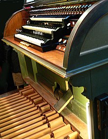 The console of the organ in Salem Minster in Salem, Germany. The expression pedal is visible directly above the pedalboard. Salemer Munster Orgel Spieltisch und Pedal.jpg
