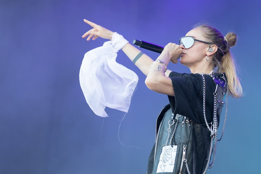 File:Silvana Imam Stavernfestivalen 2019 (190606).jpg