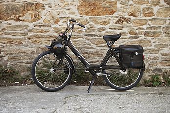 Un VéloSoleX 3800. (définition réelle 5 505 × 3 670)