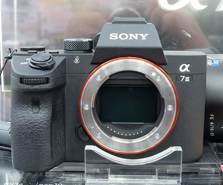 File:Sony Alpha7 III 20 apr 2018f.jpg