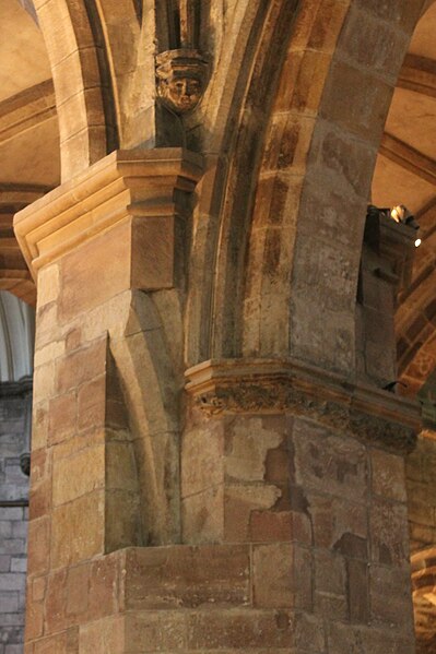 File:St. Giles' Cathedral, South-West Crossing Pier.jpg