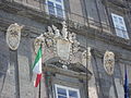 Wappen der Königshäuser am Eingang