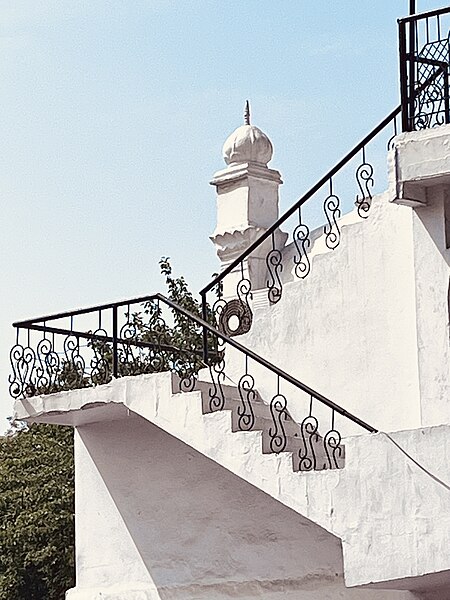 File:Sunehri Bagh Masjid Lutyen's Delhi 01.jpg