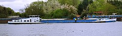 :Suspens (Cargo ship, 1964) sur le canal d'Aire à Billy-Berclau.