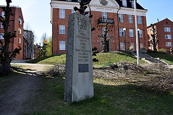 Minnessten över Svea trängkårs tid i Linköping.