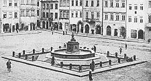 Pomnik i jego otoczenie po przebudowie i likwidacji targowiska (ok. 1920)