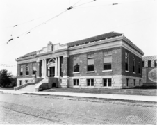 The Tampa Free Library on the roadside on March 18, 1919[17]