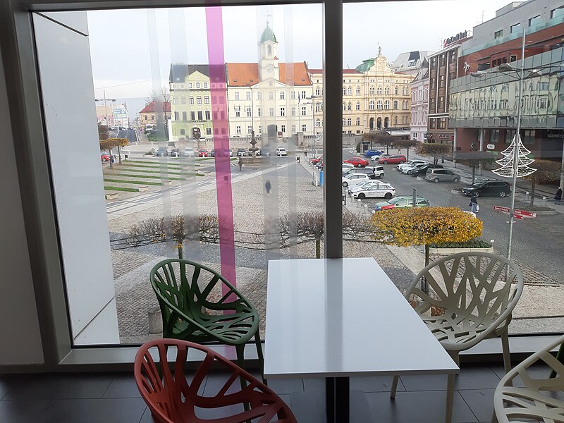 File:Teplice, náměstí Svobody z okna restaurace (9).jpg