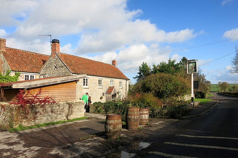 File:The Halfway House - geograph.org.uk - 4742100.jpg