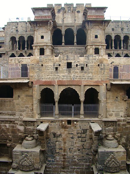 File:The baori haveli.JPG