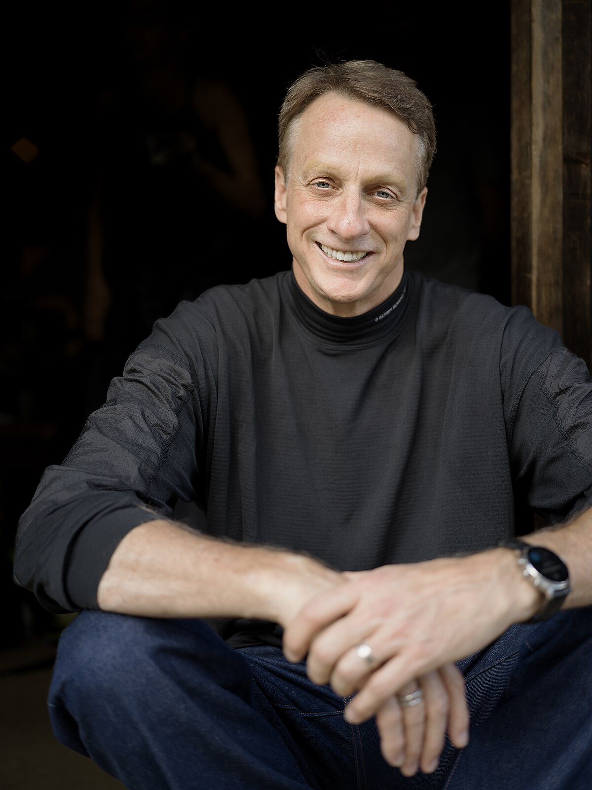 https://upload.wikimedia.org/wikipedia/commons/thumb/2/2c/Tony_Hawk_in_2023.jpg/1200px-Tony_Hawk_in_2023.jpg