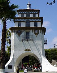 Torre del Casino Agua Caliente (cropped).jpg