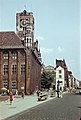 Toruń 1977, Rynek Staromiejski, jobbra az ulica Szeroka. Fortepan 94646.jpg