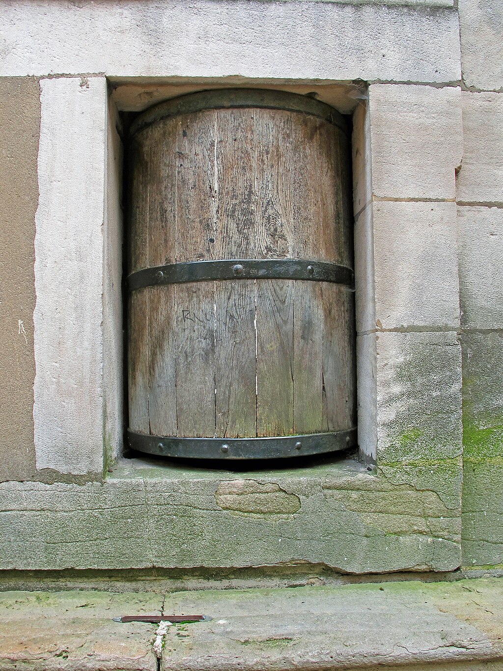 Tour d'abandon. Mâcon (Saône-et-Loire) (6368152545)