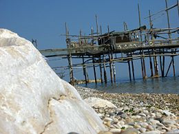 Trabocco/ristorante fra la costa di Fossacesia e San Vit

o Chietino