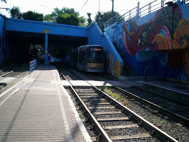 File:TramBrussels ligne4 2DeWand.JPG