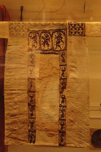 File:Tunic from Egypt, 7th century.JPG