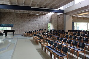 Versöhnungskirche Linz Innen 05.jpg