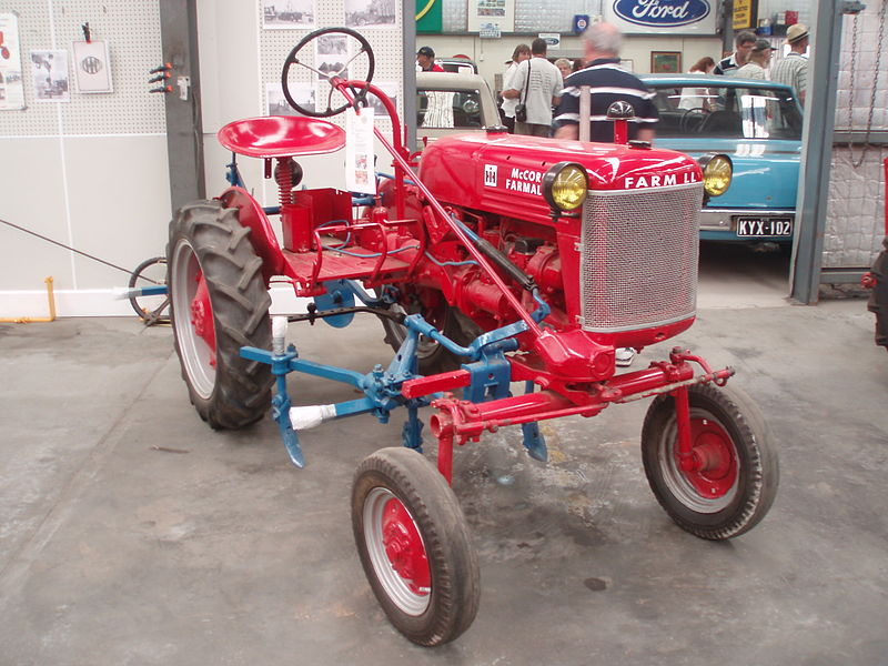 File:Vintage McCormick Farmall tractor (5044986185).jpg