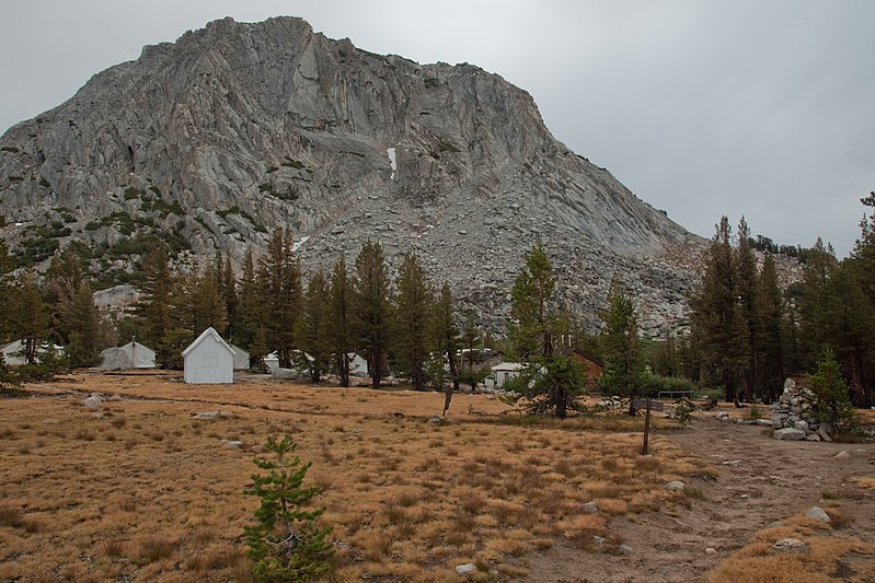 File:Vogelsang High Sierra Camp - panoramio.jpg