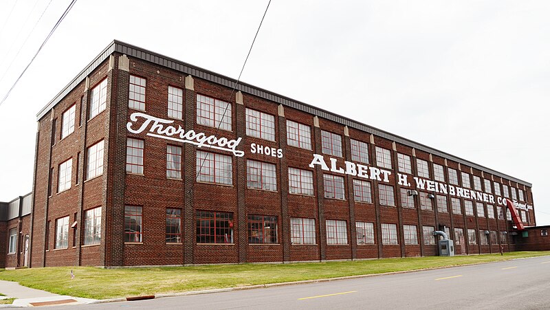 File:Weinbrunner's Shoe Factory, Marshfield, Wisconsin, America..jpg