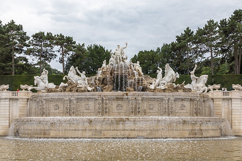 File:Wien, Schloss Schönbrunn, Neptunbrunnen -- 2018 -- 3249.jpg