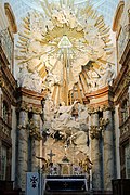 Altar mayor de la Karlskirche de Viena.