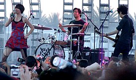 Sí Sí Sí Coachella 2006.jpg