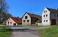 Čeština: Náves v Únehli English: Common in Únehle village, Czech Republic