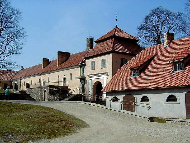 Šlokenbekas muižas kompleksa daļa Milzkalnē 2000-04-16.jpg