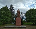 Monumento a V. I. Lenin nel centro di Nizhny Lomov, pl.  Lenin
