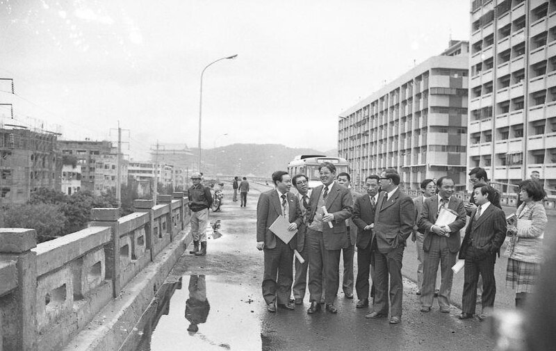 File:臺北市長李登輝巡視水源快速道路工程 02.jpg