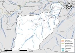 Carte en couleur présentant les réseau hydrographique de la commune