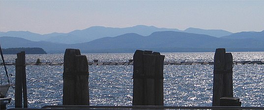 Vatnið Lake Champlain