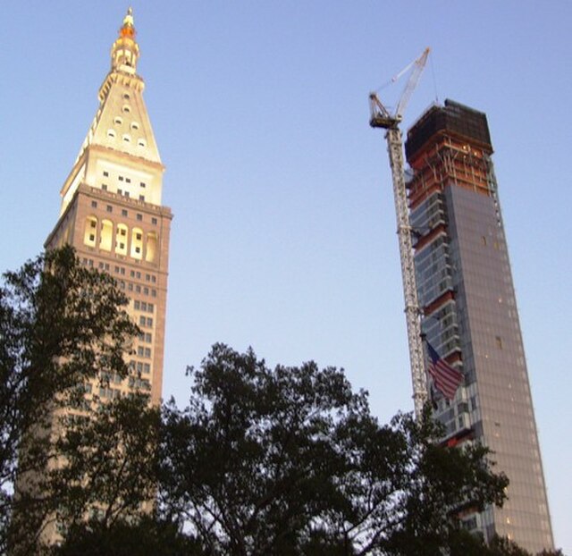 The Met Life Tower (left), with One Madison Park (right) under construction (September 2008)