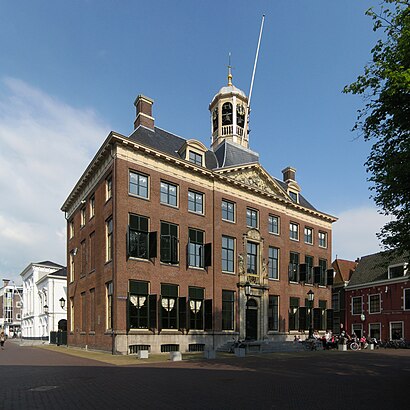 Hoe gaan naar Stadhuis Leeuwarden met het openbaar vervoer - Over de plek