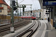 Deutsch: einfahrender S-Bahn Dresden-Zug (S1 Meißen–Schöna; Fahrtrichtung Schöna) mit E-Lok DB 146 011 am Haltepunkt Dresden-Bischofsplatz