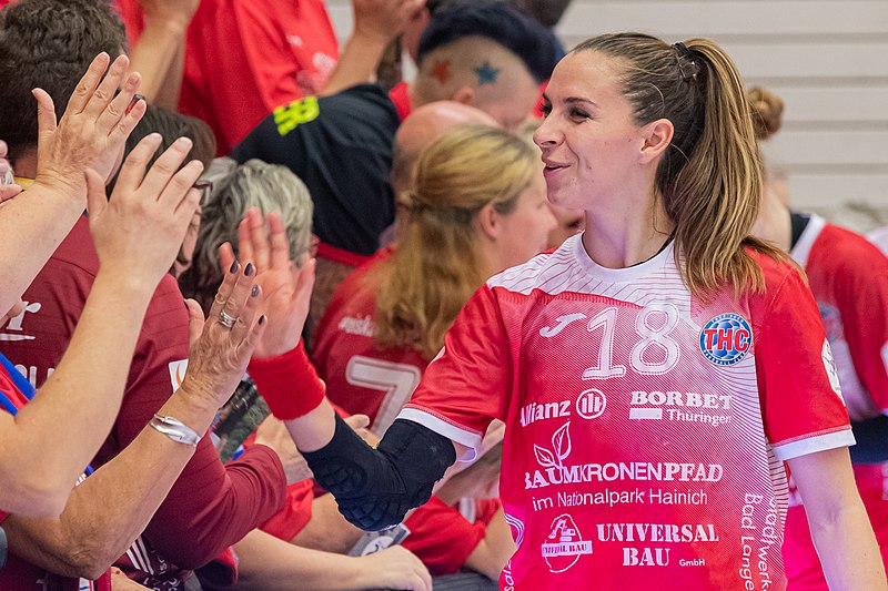 File:2019-10-16 Handball, 1. Bundesliga Frauen, Thüringer HC - Buxtehuder SV 1DX 1863 LR10 by Stepro.jpg