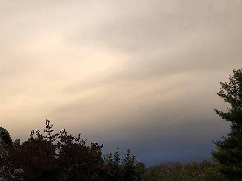 File:2020-10-16 18 13 18 Back edge of a dark band of clouds associated with a cold front viewed from Tranquility Court in the Franklin Farm section of Oak Hill, Fairfax County, Virginia.jpg