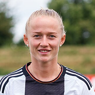 <span class="mw-page-title-main">Lea Schüller</span> German footballer (born 1997)