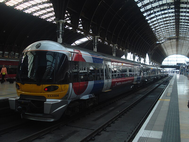 File:332004 at Paddington (9602816240).jpg