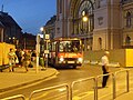 Čeština: Autobus Ikarus 280 (283?) na rušné autobusové lince v Budapešti, před nádražím Keleti Pályaudvár nápověda English: Ikarus 280 or 283 bus at Keleti Pályaudvár bus terminal in Budapest, HU help