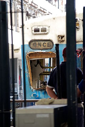 Immagine scattata dopo l'incidente alla stazione di Once, in Argentina.