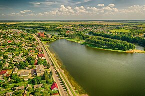 Widok z lotu ptaka Miory, Białoruś.  DJI 2804-HDR (51353402628).jpg